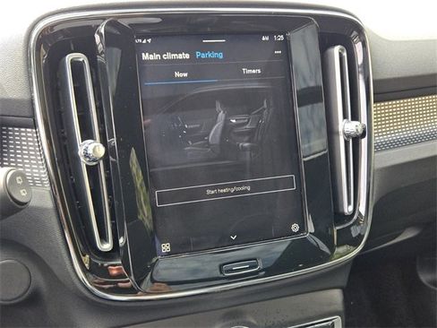 Used 2021 Volvo XC40 P8 Recharge w/ Advanced Package image 20