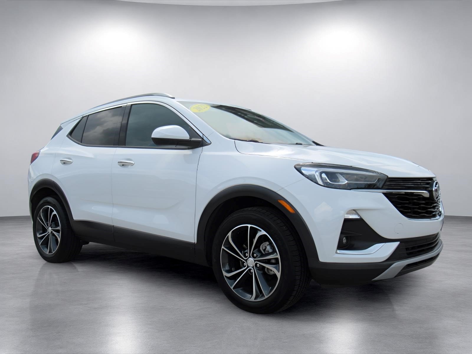 Used 2022 Buick Encore GX Essence FWD image 1