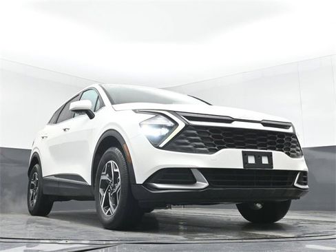 Used 2023 Kia Sportage LX image 41