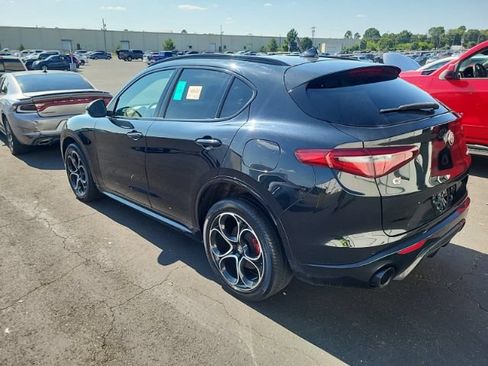 Used 2023 Alfa Romeo Stelvio Veloce AWD/4WD image 3
