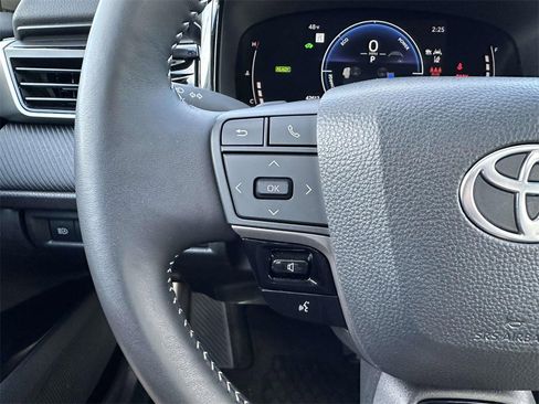 Certified 2025 Toyota Camry SE image 9