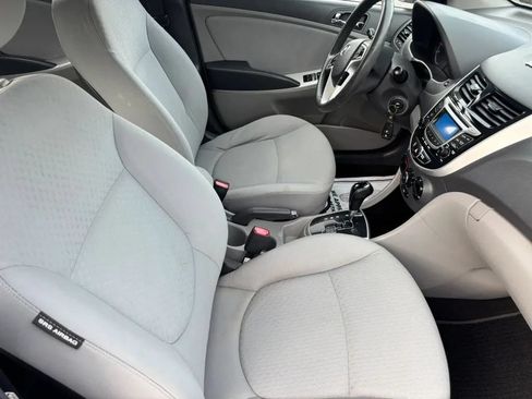 Used 2013 Hyundai Accent SE FWD image 16