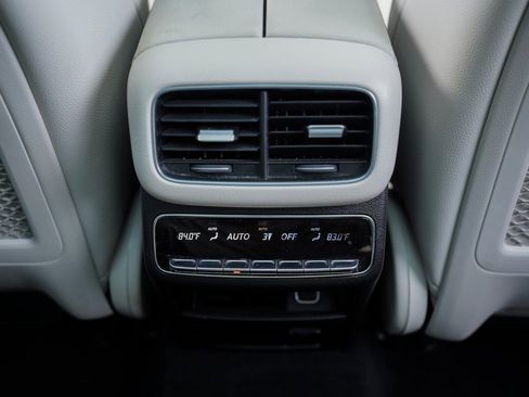 Used 2023 Mercedes-Benz GLE 450 4MATIC w/ AMG Line Exterior image 38