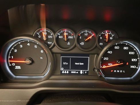 Used 2024 Chevrolet Silverado 2500 Custom w/ Custom Value Package AWD/4WD image 8