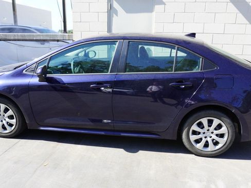 Used 2020 Toyota Corolla LE FWD image 4