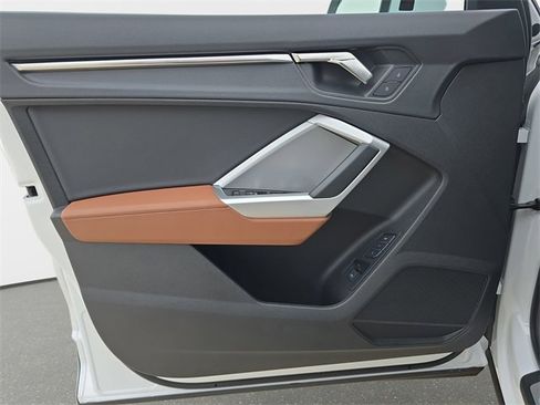 Used 2025 Audi Q3 2.0T Premium w/ Convenience Package image 30