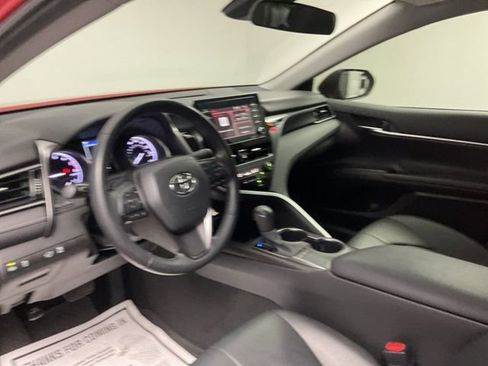 Used 2023 Toyota Camry SE FWD image 11