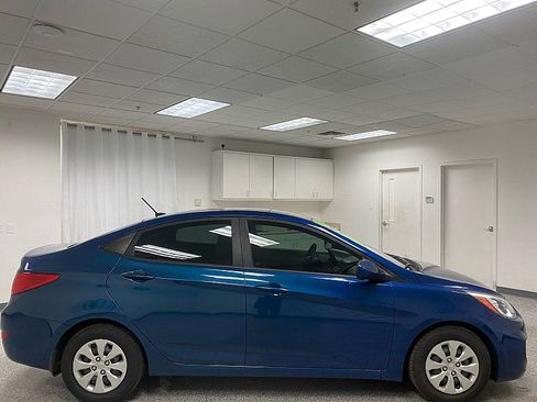 Used 2016 Hyundai Accent SE w/ Option Group 02 image 4