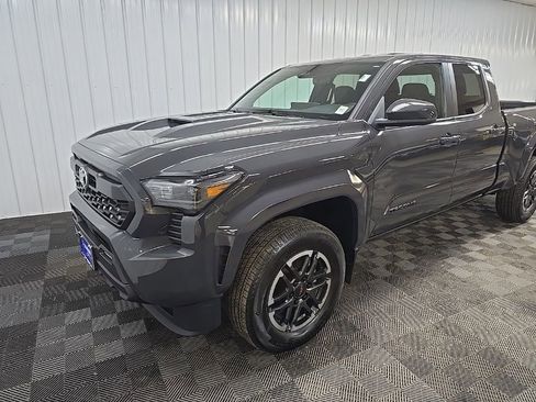 Used 2024 Toyota Tacoma TRD Sport AWD/4WD image 8