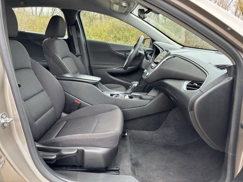 Used 2024 Chevrolet Malibu LT image 29