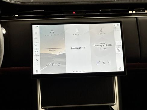 New 2025 Land Rover Range Rover SE image 22