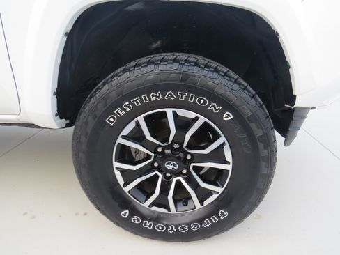 Used 2023 Toyota Tacoma TRD Sport AWD/4WD image 10