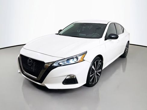 Used 2021 Nissan Altima 2.5 SR image 3