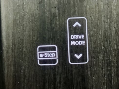 Used 2024 Nissan Ariya AWD image 26