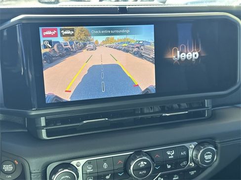 New 2025 Jeep Gladiator Rubicon image 21