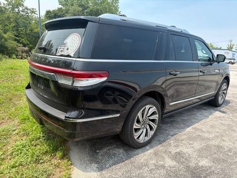 Used 2023 Lincoln Navigator L Reserve AWD/4WD image 5