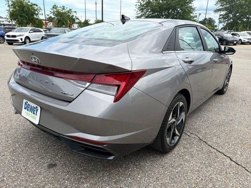 Used 2023 Hyundai Elantra Limited FWD image 5