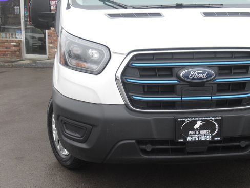 Used 2025 Ford E-Transit 148 Medium Roof image 3