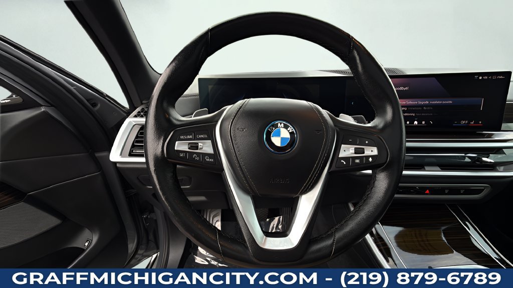 Used 2025 BMW X5 xDrive50e AWD/4WD image 21