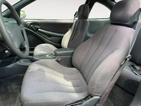 Used 2002 Pontiac Sunfire SE w/ Sun & Sound Pkg FWD image 10
