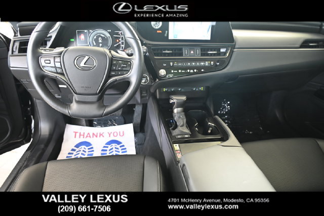 Used 2025 Lexus ES 300h w/ Premium Package FWD image 18
