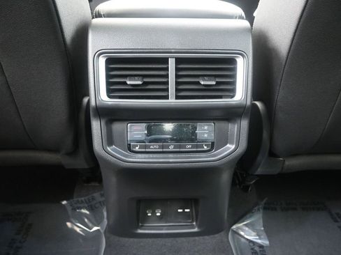 Certified 2025 Volkswagen Atlas SEL image 34