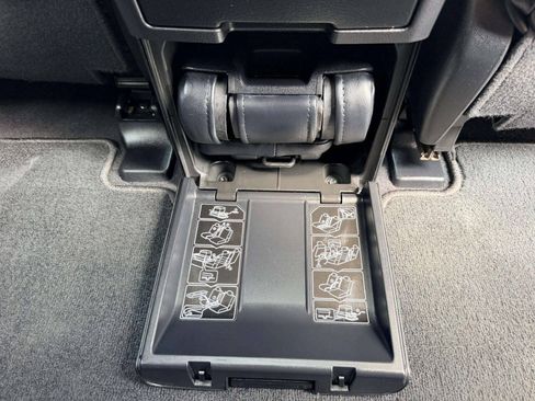 Used 2010 Toyota Highlander SE AWD/4WD image 32