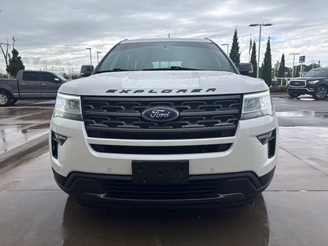 Used 2018 Ford Explorer XLT w/ Equipment Group 202A FWD image 2