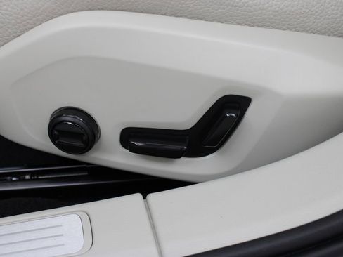 New 2026 Volvo V60 B5 Cross Country Plus w/ Climate Package image 20