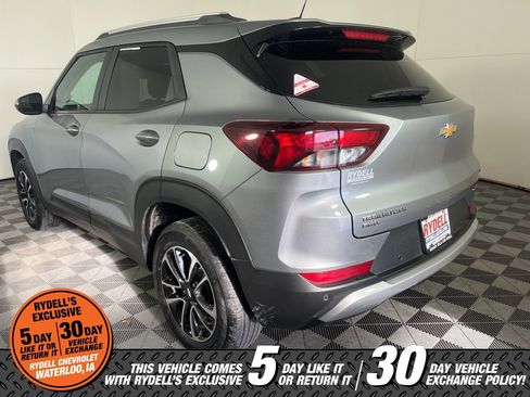 Certified 2025 Chevrolet TrailBlazer LT w/ Driver Confidence Package image 8