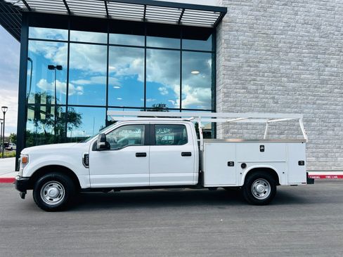 Used 2022 Ford F250 XL w/ Power Equipment Group RWD image 6