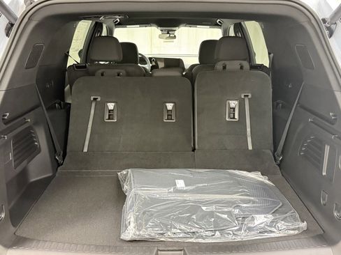 New 2026 Chevrolet Traverse LT w/ LPO, Floor Liner Package image 6