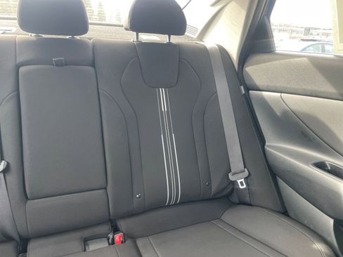 Used 2025 Hyundai Elantra SEL image 38