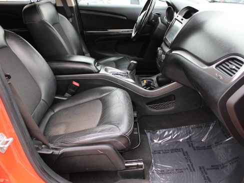 Used 2019 Dodge Journey Crossroad w/ Popular Equipment Group image 8