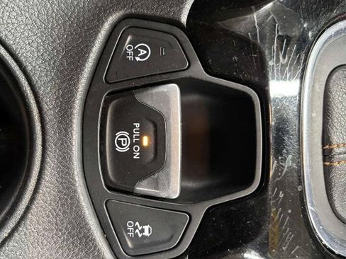 Used 2019 Jeep Compass Limited AWD/4WD image 30