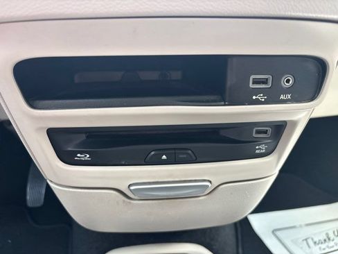 Used 2019 Chrysler Pacifica Touring-L Plus w/ Tire & Wheel Group FWD image 48
