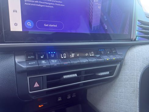 Used 2025 Toyota Camry XLE w/ Premium Package image 19