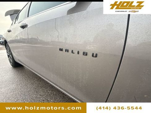 Used 2022 Chevrolet Malibu RS image 33