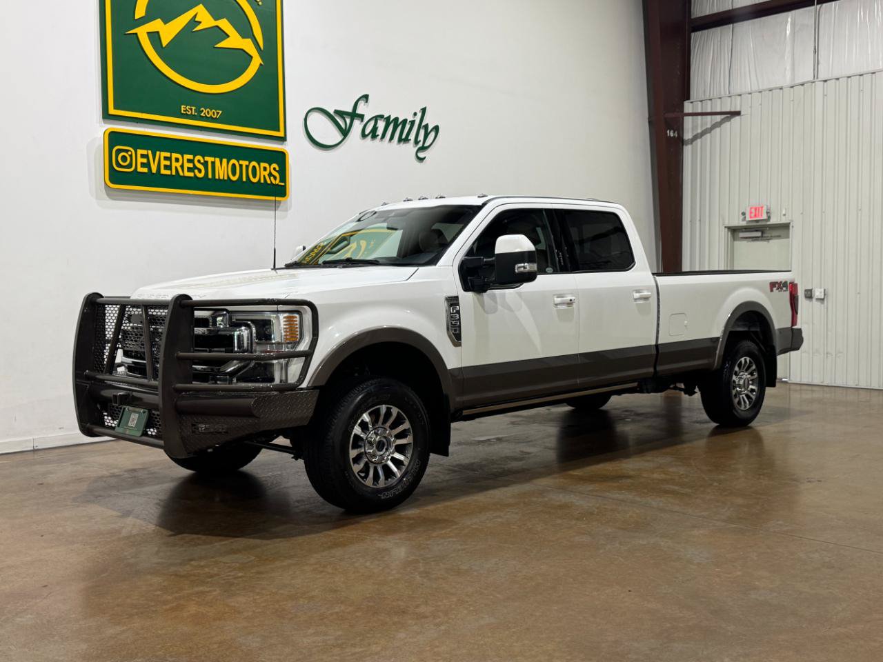 Used 2022 Ford F350 Lariat w/ Lariat Ultimate Package AWD/4WD image 3