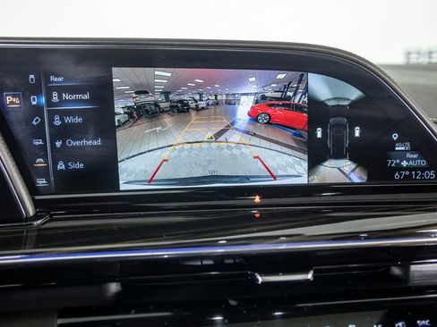 Used 2021 Cadillac Escalade ESV Premium Luxury w/ Driver Assist Tech Package AWD/4WD image 33