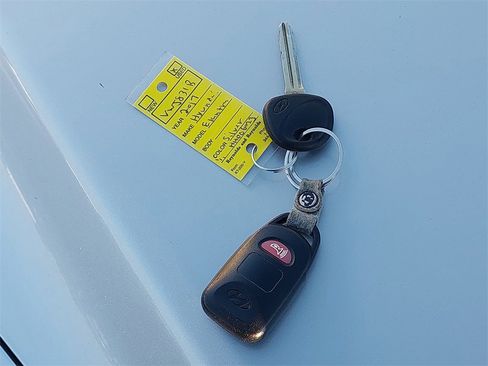 Used 2017 Hyundai Elantra SE image 15