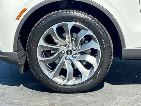 New 2026 Lincoln Aviator AWD image 26