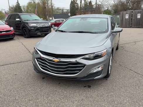 Used 2023 Chevrolet Malibu LT FWD image 3