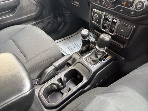 Used 2022 Jeep Wrangler Unlimited Sport w/ Cold Weather Group image 22