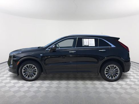 Used 2025 Cadillac XT4 Premium Luxury FWD image 2