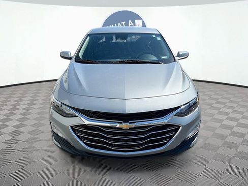 Used 2025 Chevrolet Malibu LT FWD image 2