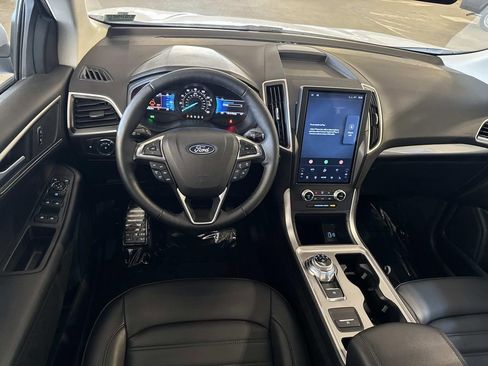 Used 2024 Ford Edge SEL w/ Convenience Package image 10