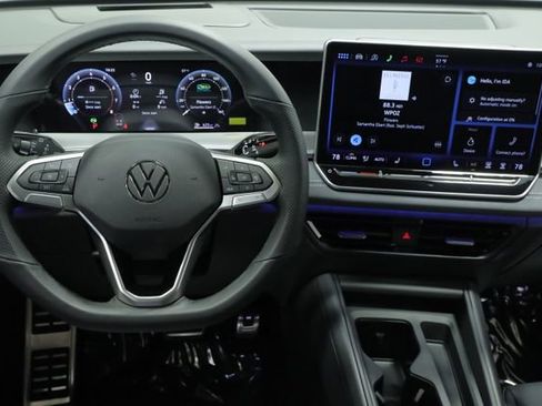 New 2026 Volkswagen Tiguan SE R-Line FWD image 12