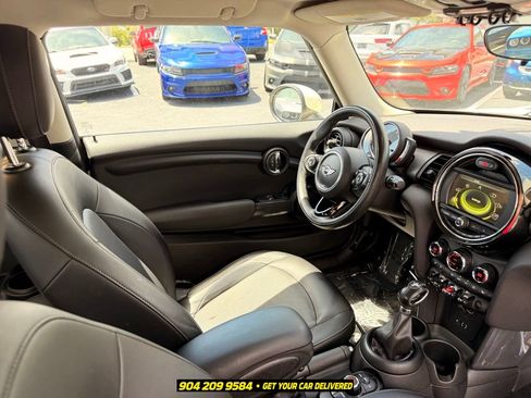 Used 2018 MINI Cooper 2-Door Hardtop FWD image 27