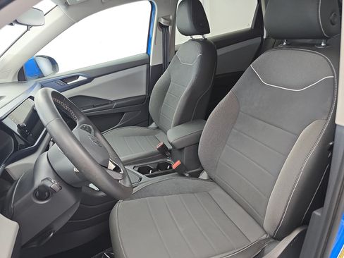 Certified 2023 Volkswagen Taos SE w/ Panoramic Sunroof Package FWD image 14